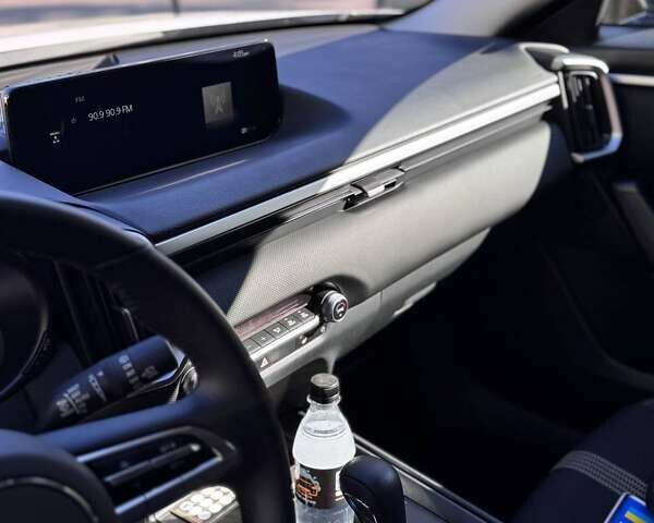 Белый Мазда CX-50, объемом двигателя 2.49 л и пробегом 5 тыс. км за 25400 $, фото 26 на Automoto.ua