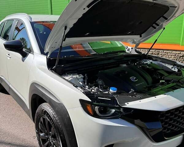 Белый Мазда CX-50, объемом двигателя 2.49 л и пробегом 5 тыс. км за 25400 $, фото 7 на Automoto.ua
