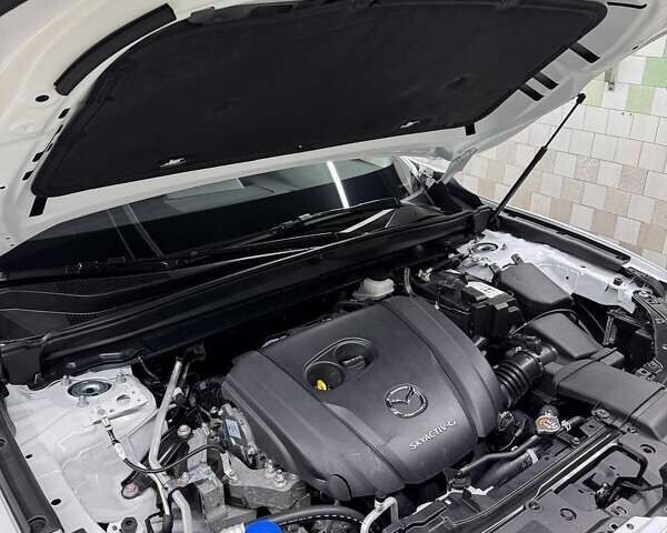 Белый Мазда CX-50, объемом двигателя 2.49 л и пробегом 5 тыс. км за 25400 $, фото 40 на Automoto.ua
