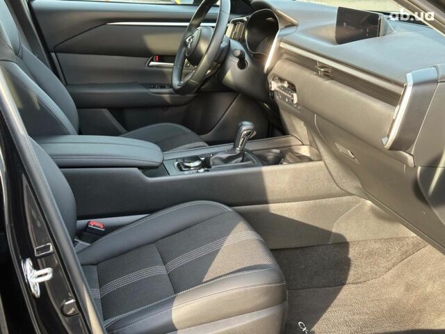 Черный Мазда CX-50, объемом двигателя 2.5 л и пробегом 8 тыс. км за 28990 $, фото 22 на Automoto.ua