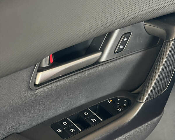 Червоний Мазда CX-50, об'ємом двигуна 2.49 л та пробігом 15 тис. км за 24999 $, фото 7 на Automoto.ua