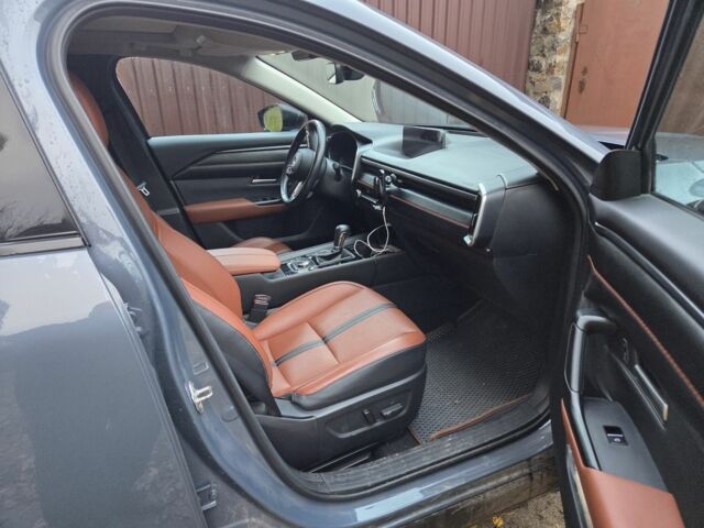 Серый Мазда CX-50, объемом двигателя 2.5 л и пробегом 20 тыс. км за 35200 $, фото 7 на Automoto.ua