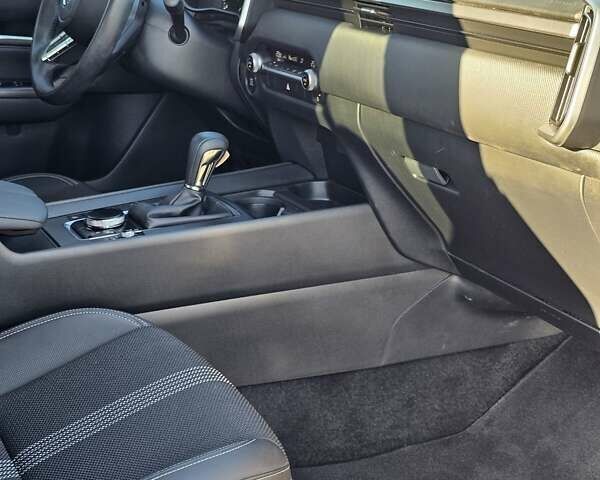 Серый Мазда CX-50, объемом двигателя 2.49 л и пробегом 8 тыс. км за 23000 $, фото 38 на Automoto.ua