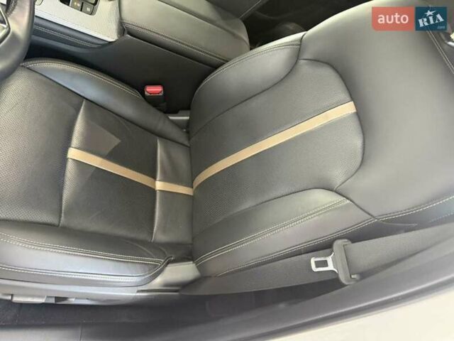 Белый Мазда CX-60, объемом двигателя 2.49 л и пробегом 8 тыс. км за 42500 $, фото 6 на Automoto.ua