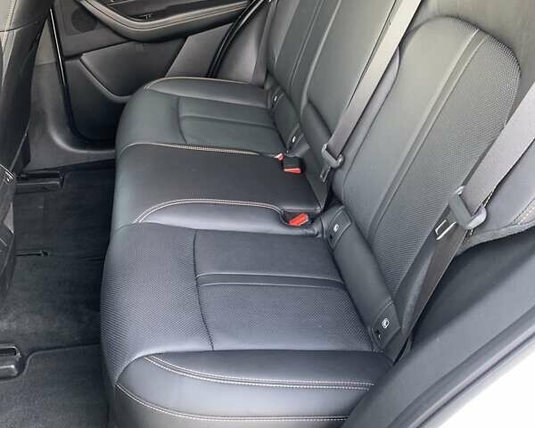 Белый Мазда CX-60, объемом двигателя 2.49 л и пробегом 26 тыс. км за 42000 $, фото 46 на Automoto.ua
