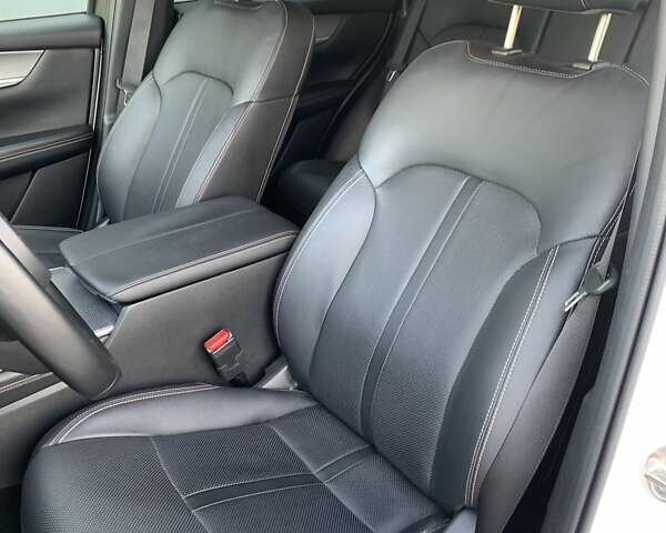 Мазда CX-60 2023 в Львове на Automoto.ua Белый Мазда CX-60, объемом двигателя 2.49 л и пробегом 26 тыс. км за 38900 $, фото 26 на Automoto.ua