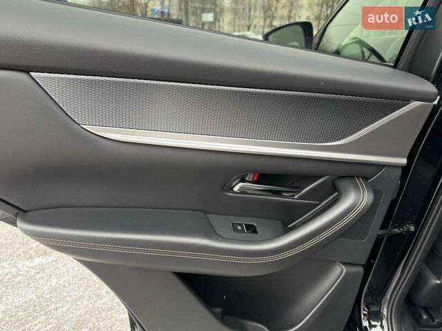 Черный Мазда CX-60, объемом двигателя 2.5 л и пробегом 10 тыс. км за 48200 $, фото 49 на Automoto.ua