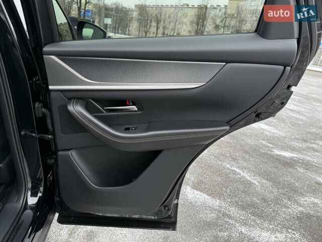 Черный Мазда CX-60, объемом двигателя 2.5 л и пробегом 10 тыс. км за 45000 $, фото 30 на Automoto.ua