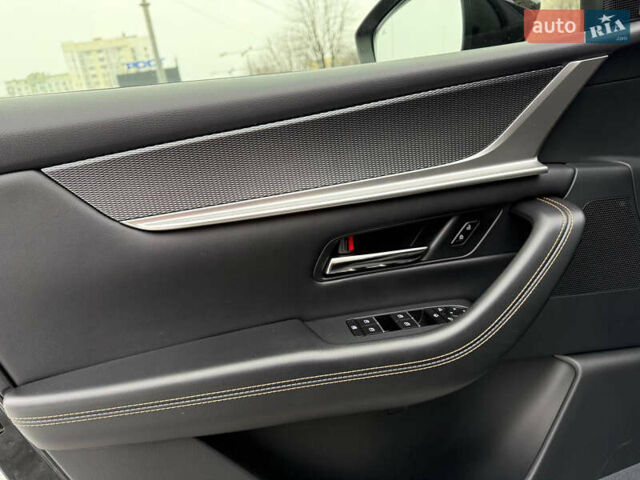 Черный Мазда CX-60, объемом двигателя 2.5 л и пробегом 10 тыс. км за 45000 $, фото 15 на Automoto.ua