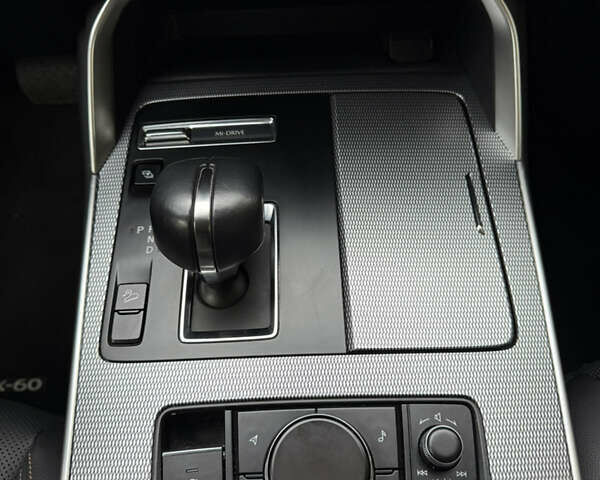 Черный Мазда CX-60, объемом двигателя 2.49 л и пробегом 32 тыс. км за 37500 $, фото 18 на Automoto.ua