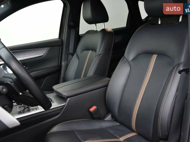 Серый Мазда CX-60, объемом двигателя 3.28 л и пробегом 43 тыс. км за 48000 $, фото 3 на Automoto.ua