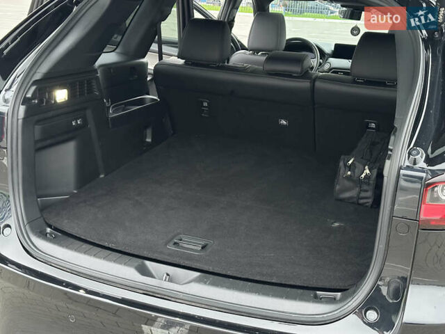 Чорний Мазда CX-70, об'ємом двигуна 3.28 л та пробігом 19 тис. км за 46500 $, фото 35 на Automoto.ua