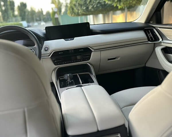 Белый Мазда CX-90, объемом двигателя 3.28 л и пробегом 13 тыс. км за 42500 $, фото 63 на Automoto.ua