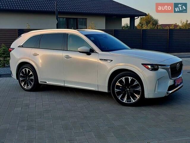 Белый Мазда CX-90, объемом двигателя 3.28 л и пробегом 16 тыс. км за 45500 $, фото 3 на Automoto.ua