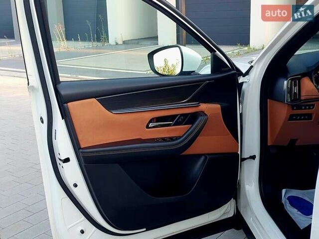 Белый Мазда CX-90, объемом двигателя 3.28 л и пробегом 16 тыс. км за 45500 $, фото 12 на Automoto.ua