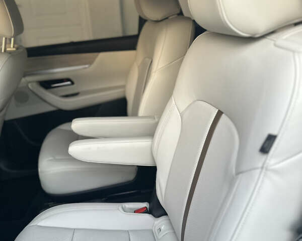 Белый Мазда CX-90, объемом двигателя 3.28 л и пробегом 13 тыс. км за 42500 $, фото 64 на Automoto.ua