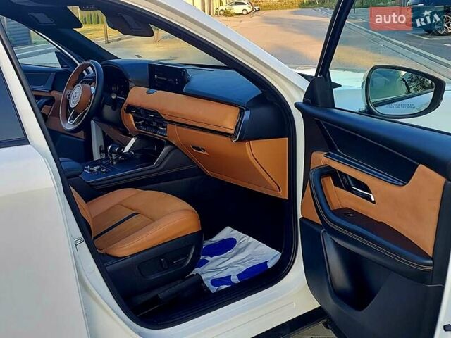 Белый Мазда CX-90, объемом двигателя 3.28 л и пробегом 16 тыс. км за 45500 $, фото 17 на Automoto.ua