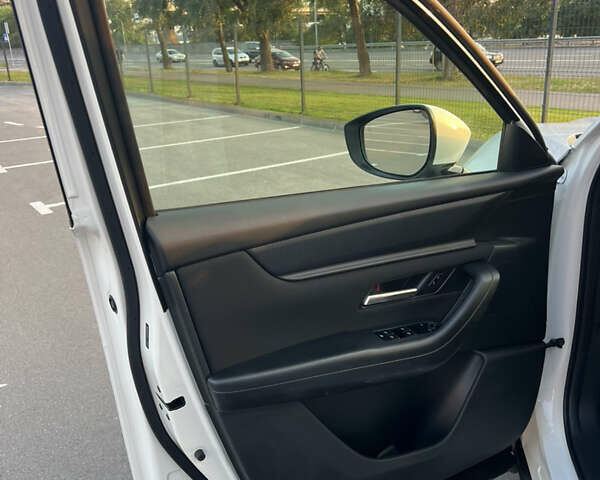 Белый Мазда CX-90, объемом двигателя 3.28 л и пробегом 7 тыс. км за 33400 $, фото 2 на Automoto.ua