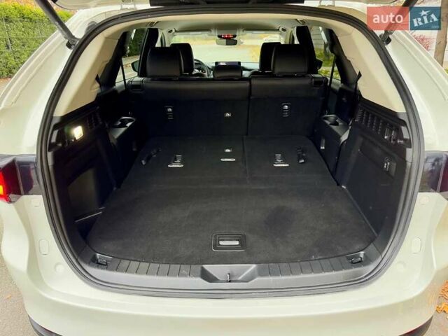Белый Мазда CX-90, объемом двигателя 3.3 л и пробегом 33 тыс. км за 36000 $, фото 61 на Automoto.ua
