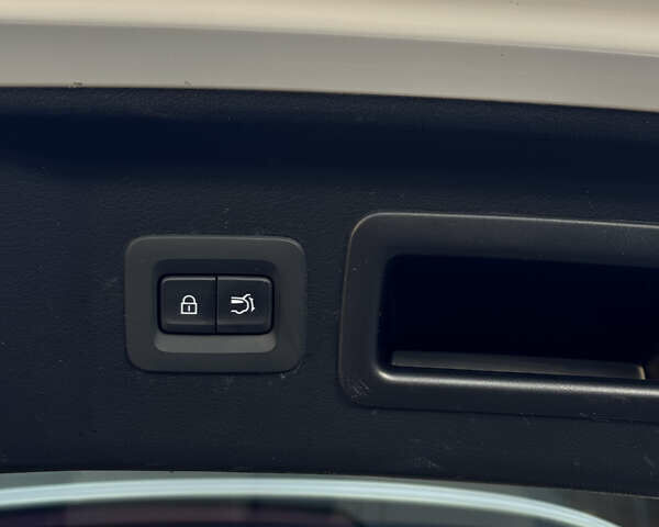 Білий Мазда CX-90, об'ємом двигуна 2.49 л та пробігом 33 тис. км за 39000 $, фото 21 на Automoto.ua