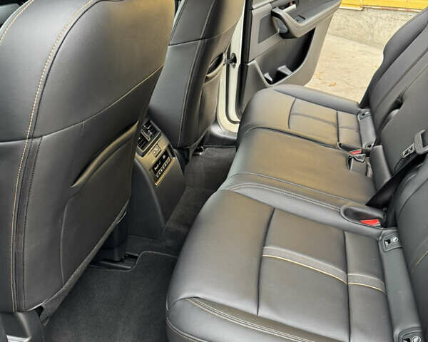Мазда CX-90 2024 в Тульчине на Automoto.ua Белый Мазда CX-90, объемом двигателя 3.28 л и пробегом 9 тыс. км за 44500 $, фото 24 на Automoto.ua
