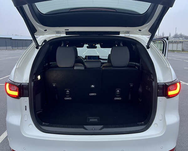 Белый Мазда CX-90, объемом двигателя 3.28 л и пробегом 10 тыс. км за 43000 $, фото 28 на Automoto.ua