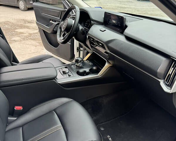 Мазда CX-90 2024 в Тульчине на Automoto.ua Белый Мазда CX-90, объемом двигателя 3.28 л и пробегом 9 тыс. км за 44500 $, фото 16 на Automoto.ua