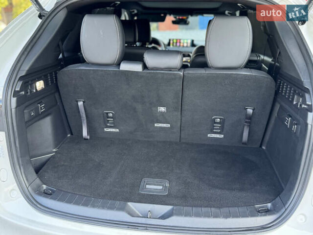 Белый Мазда CX-90, объемом двигателя 2.49 л и пробегом 17 тыс. км за 39850 $, фото 62 на Automoto.ua