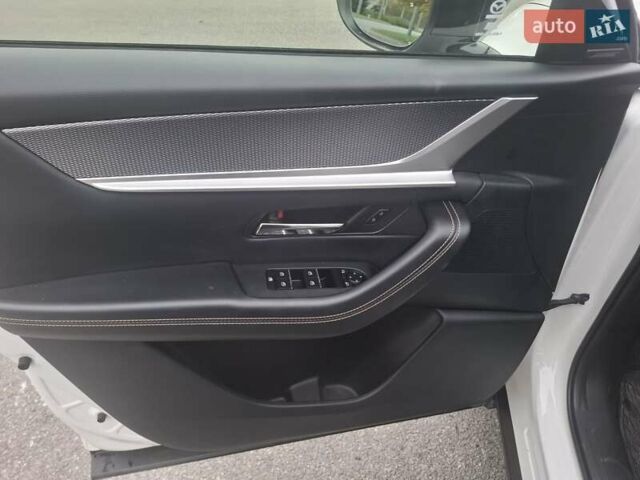 Мазда CX-90 2024 в Днепре (Днепропетровске) на Automoto.ua Белый Мазда CX-90, объемом двигателя 3.28 л и пробегом 8 тыс. км за 39300 $, фото 17 на Automoto.ua