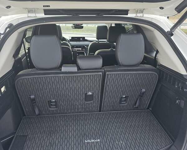 Белый Мазда CX-90, объемом двигателя 3.3 л и пробегом 10 тыс. км за 39800 $, фото 19 на Automoto.ua