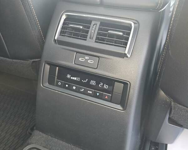 Белый Мазда CX-90, объемом двигателя 3.3 л и пробегом 10 тыс. км за 39800 $, фото 22 на Automoto.ua