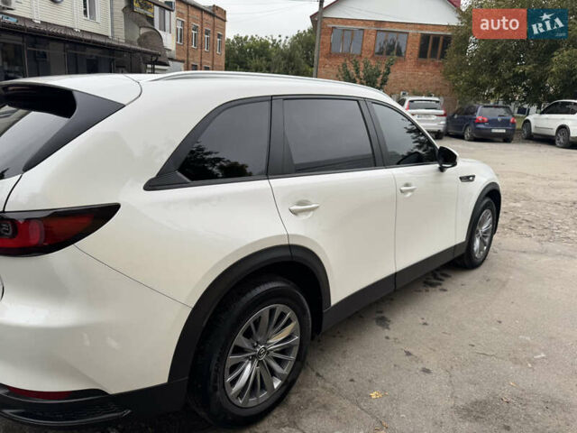 Мазда CX-90 2024 в Тульчине на Automoto.ua Белый Мазда CX-90, объемом двигателя 3.28 л и пробегом 9 тыс. км за 44500 $, фото 8 на Automoto.ua