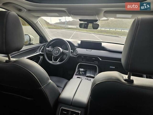 Белый Мазда CX-90, объемом двигателя 3.3 л и пробегом 10 тыс. км за 39800 $, фото 10 на Automoto.ua