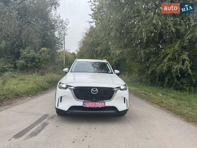 Мазда CX-90 2024 в Тульчине на Automoto.ua Белый Мазда CX-90, объемом двигателя 3.28 л и пробегом 9 тыс. км за 44500 $, фото 1 на Automoto.ua