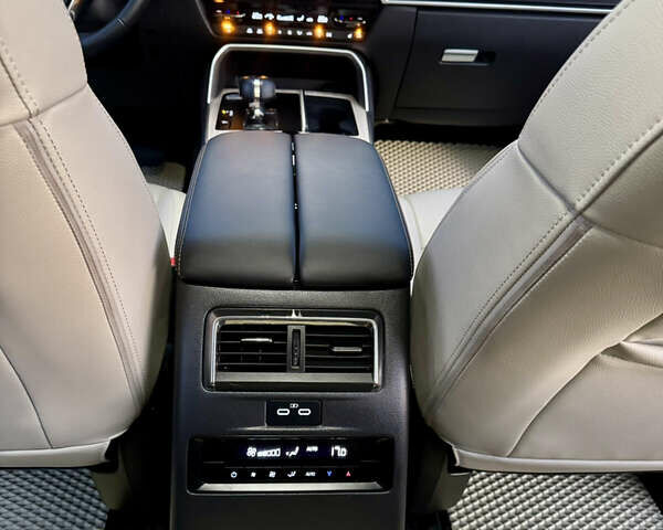 Мазда CX-90 2023 в Харькове на Automoto.ua Бежевый Мазда CX-90, объемом двигателя 3 л и пробегом 50 тыс. км за 40000 $, фото 27 на Automoto.ua