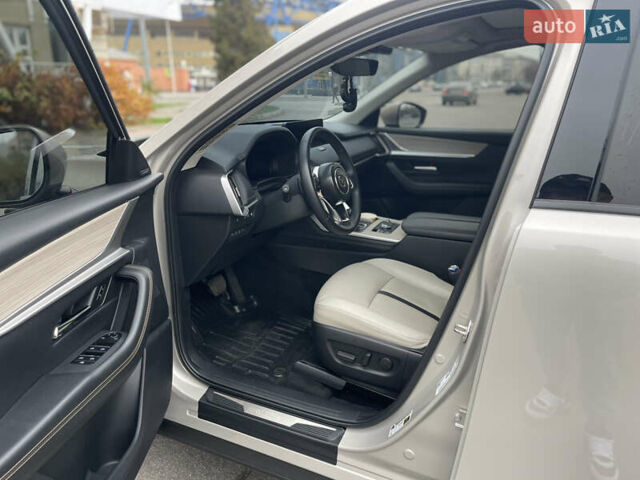 Бежевий Мазда CX-90, об'ємом двигуна 2.5 л та пробігом 5 тис. км за 47000 $, фото 28 на Automoto.ua