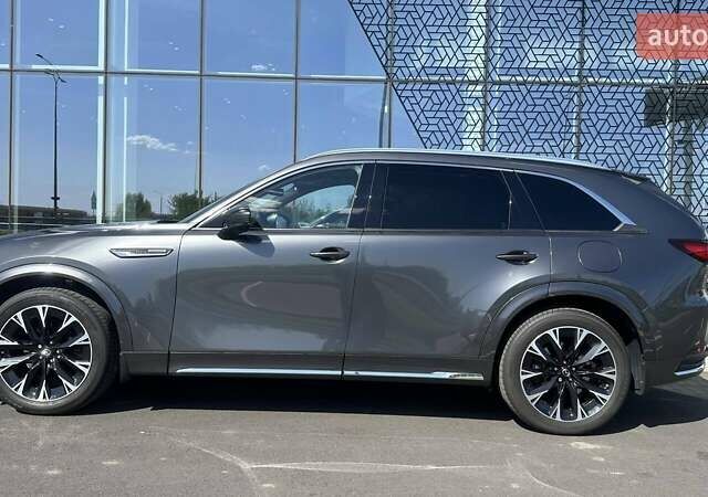 Серый Мазда CX-90, объемом двигателя 3.28 л и пробегом 42 тыс. км за 49880 $, фото 2 на Automoto.ua