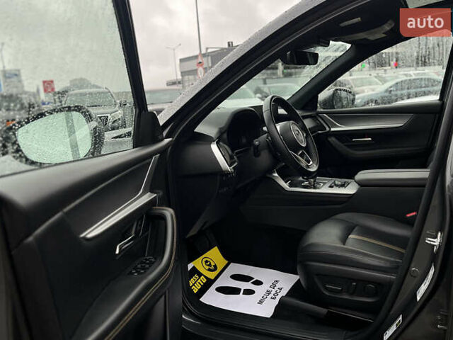 Сірий Мазда CX-90, об'ємом двигуна 2.49 л та пробігом 25 тис. км за 45999 $, фото 21 на Automoto.ua