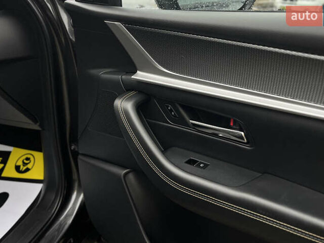 Сірий Мазда CX-90, об'ємом двигуна 2.49 л та пробігом 25 тис. км за 45999 $, фото 27 на Automoto.ua