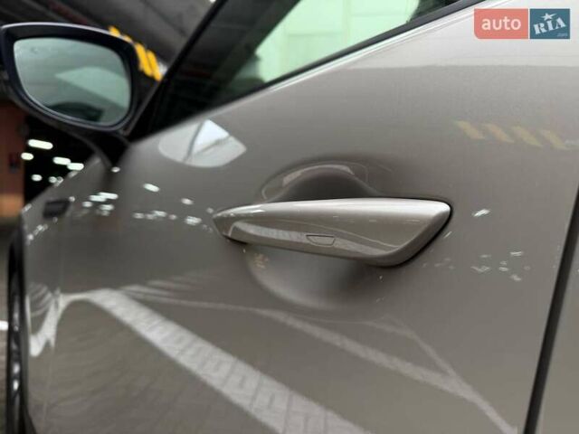 Серый Мазда CX-90, объемом двигателя 3.28 л и пробегом 25 тыс. км за 37990 $, фото 7 на Automoto.ua