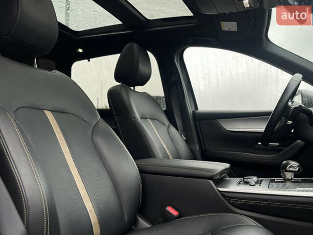Сірий Мазда CX-90, об'ємом двигуна 2.49 л та пробігом 25 тис. км за 45999 $, фото 19 на Automoto.ua