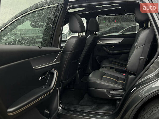 Сірий Мазда CX-90, об'ємом двигуна 2.49 л та пробігом 25 тис. км за 45999 $, фото 23 на Automoto.ua