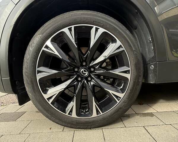 Мазда CX-90 2023 в Ужгороде на Automoto.ua Серый Мазда CX-90, объемом двигателя 2.49 л и пробегом 24 тыс. км за 47000 $, фото 15 на Automoto.ua