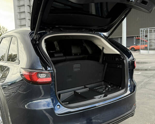 Мазда CX-90 2024 в Киеве на Automoto.ua Синий Мазда CX-90, объемом двигателя 3.28 л и пробегом 7 тыс. км за 40000 $, фото 54 на Automoto.ua