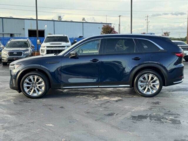 Черный Мазда Другая, объемом двигателя 3.3 л и пробегом 19 тыс. км за 18150 $, фото 1 на Automoto.ua