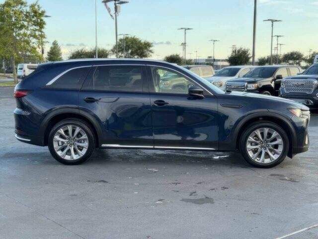 Черный Мазда Другая, объемом двигателя 3.3 л и пробегом 19 тыс. км за 18150 $, фото 3 на Automoto.ua