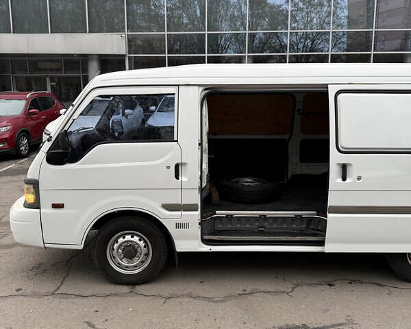 Белый Мазда E-series, объемом двигателя 2.2 л и пробегом 136 тыс. км за 7799 $, фото 10 на Automoto.ua