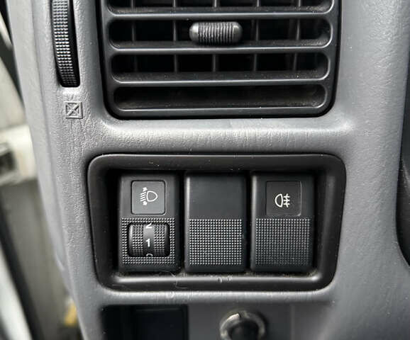 Белый Мазда E-series, объемом двигателя 2.2 л и пробегом 136 тыс. км за 7799 $, фото 12 на Automoto.ua