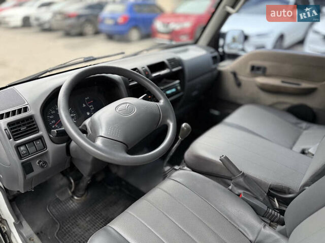 Белый Мазда E-series, объемом двигателя 2.2 л и пробегом 136 тыс. км за 7799 $, фото 16 на Automoto.ua