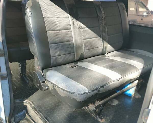 Білий Мазда E-series, об'ємом двигуна 2 л та пробігом 230 тис. км за 3300 $, фото 8 на Automoto.ua